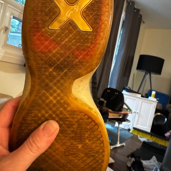 Nike Kobe 10 Elite “Rose Gold” – Men’s US 9.5– great condition, No Box or insole - Picture 6 of 6